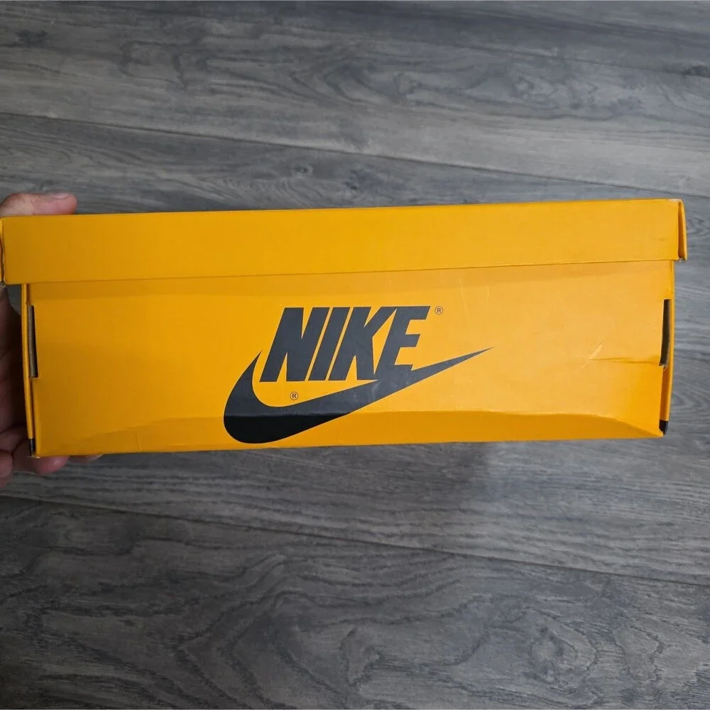 Nike Air Jordan 1 Retro High OG Taxi/Black Sail Mens Size 9
